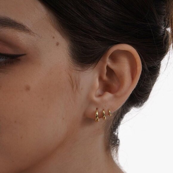 Dainty 14K Gold Plated Huggie Hoop Earrings Lightweight Hypoallergenic Cubic - Picture 2 of 8